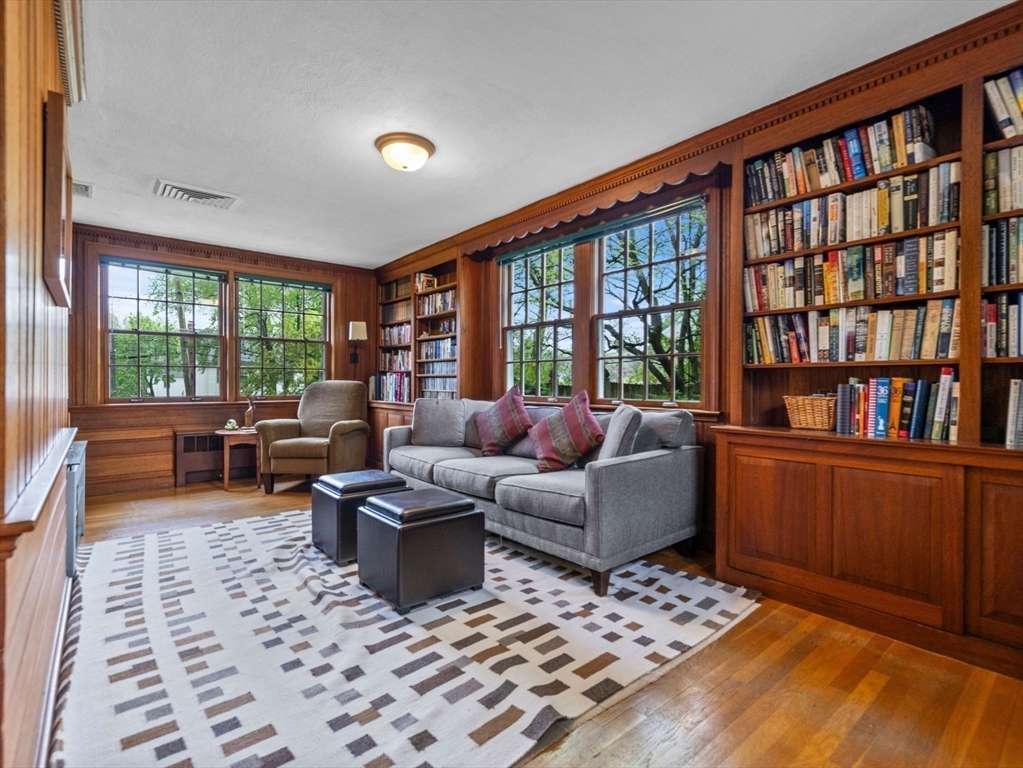 394 Vfw Parkway