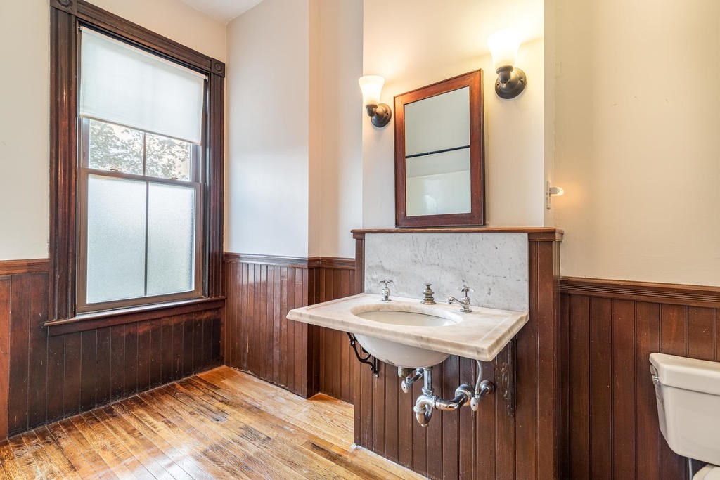 325 K Street # 1