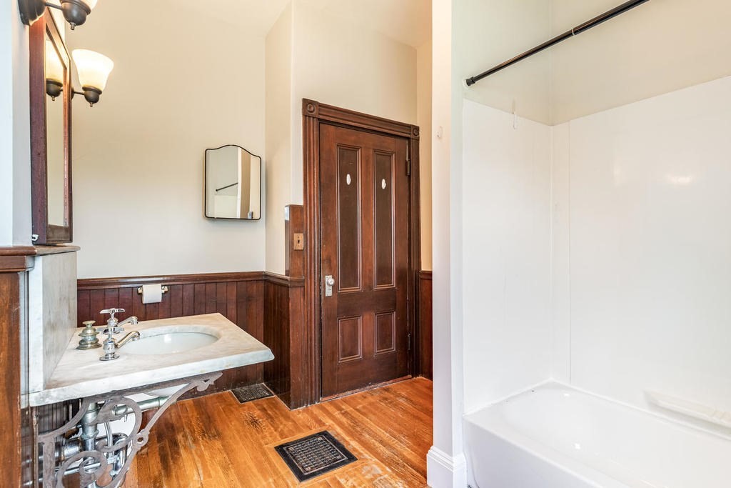 325 K Street # 1