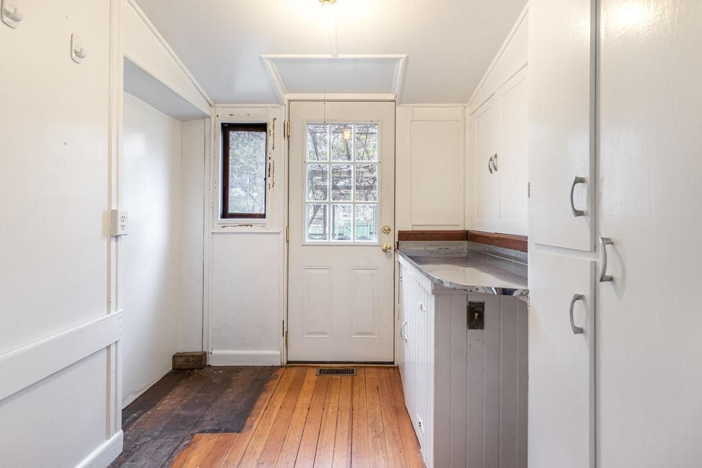 325 K Street # 1