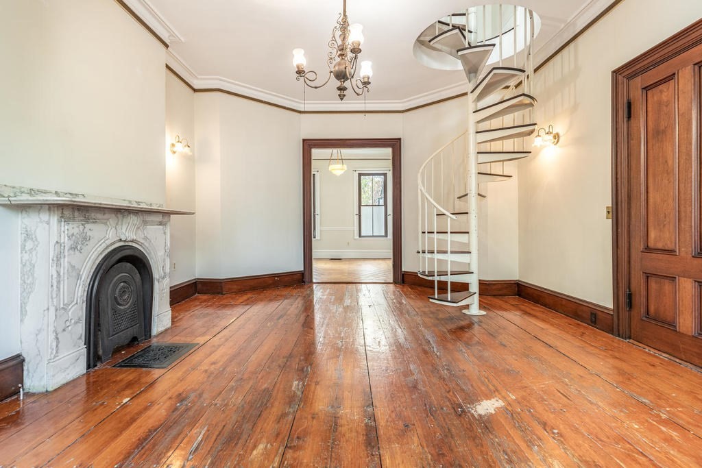 325 K Street # 1