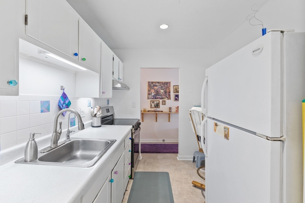 74 Springvale Ave # 18