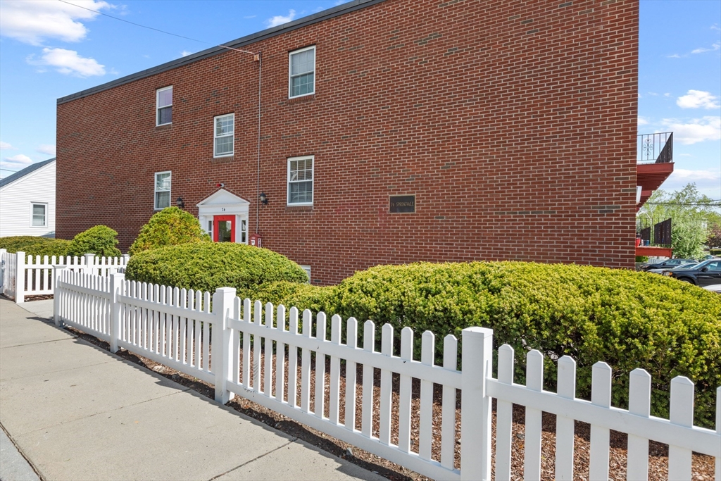 74 Springvale Ave # 18