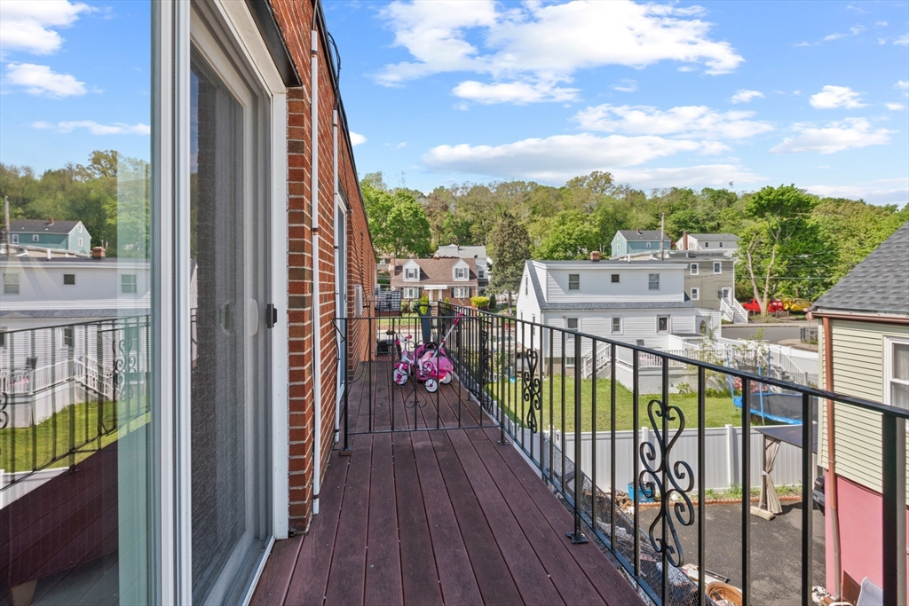 74 Springvale Ave # 18