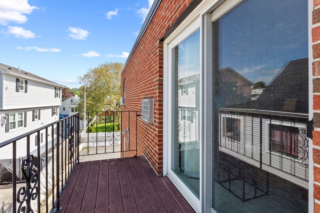 74 Springvale Ave # 18