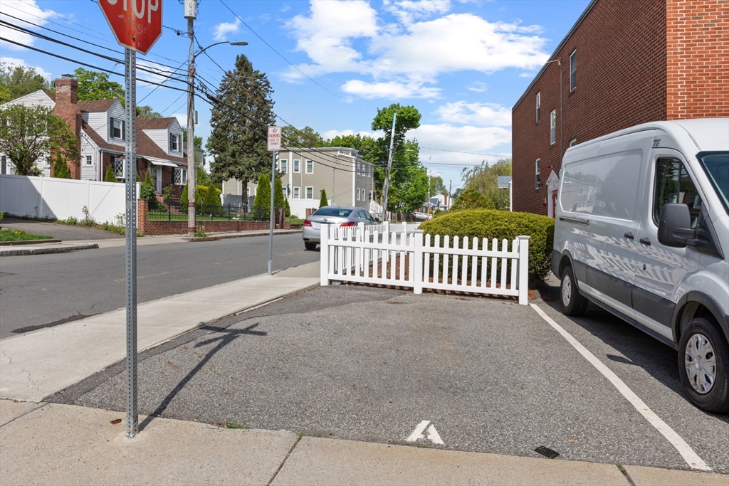 74 Springvale Ave # 18