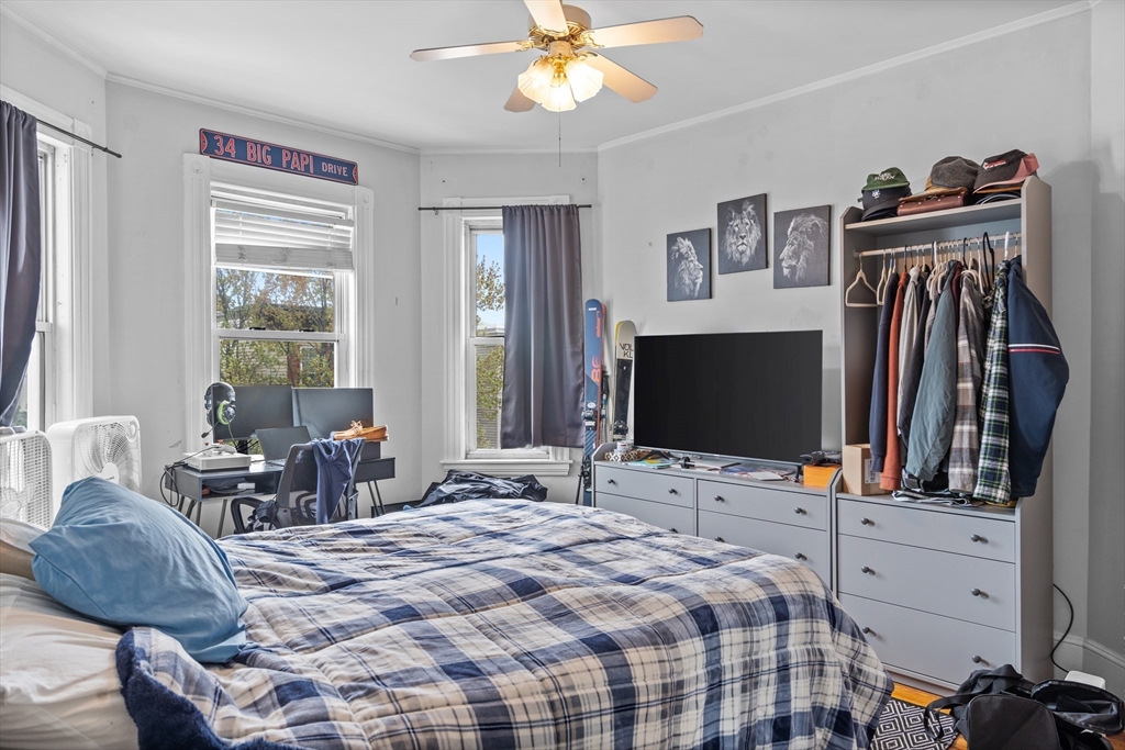 225 L St # 2