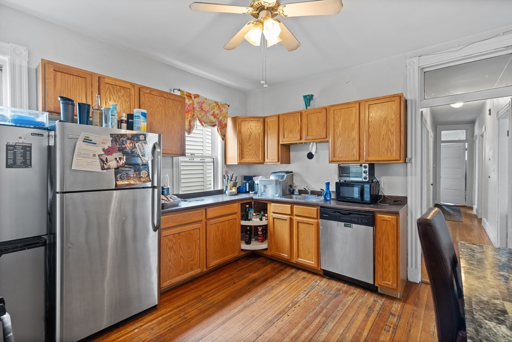 225 L St # 2