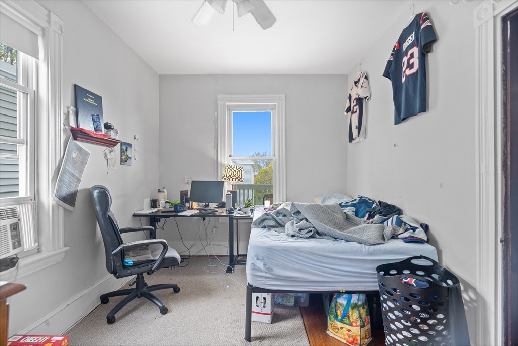 225 L St # 2