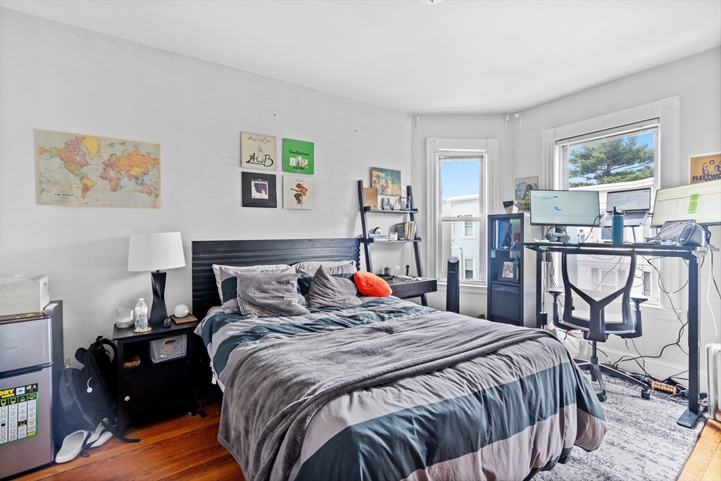 225 L St # 2