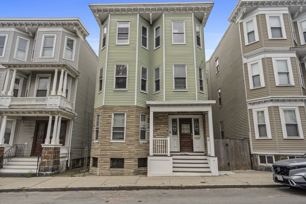225 L St # 2