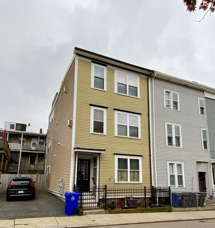 3 Leeds St # 2