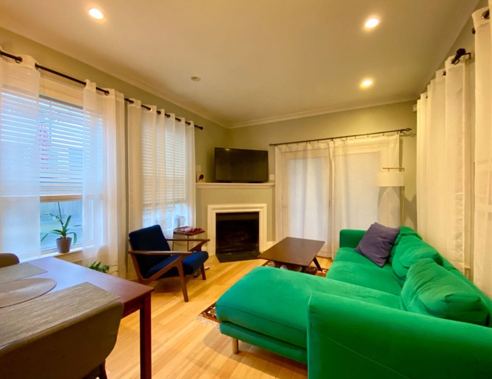 3 Leeds St # 2
