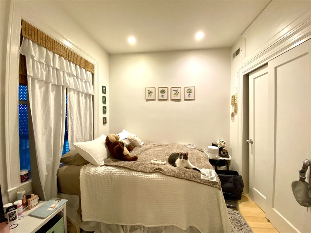 3 Leeds St # 2