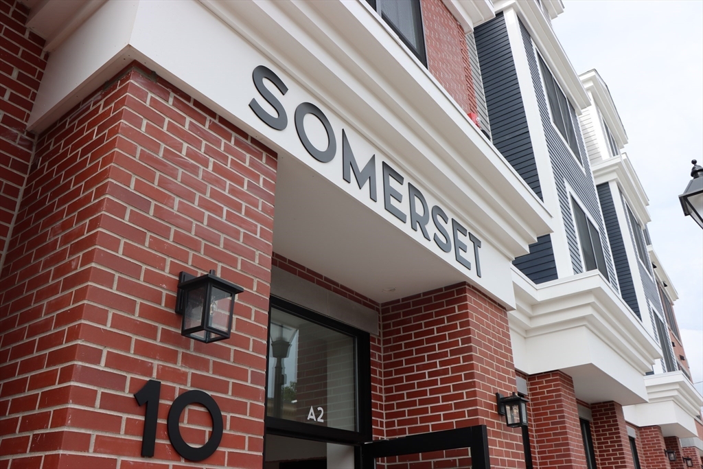 10 Somerset # 211