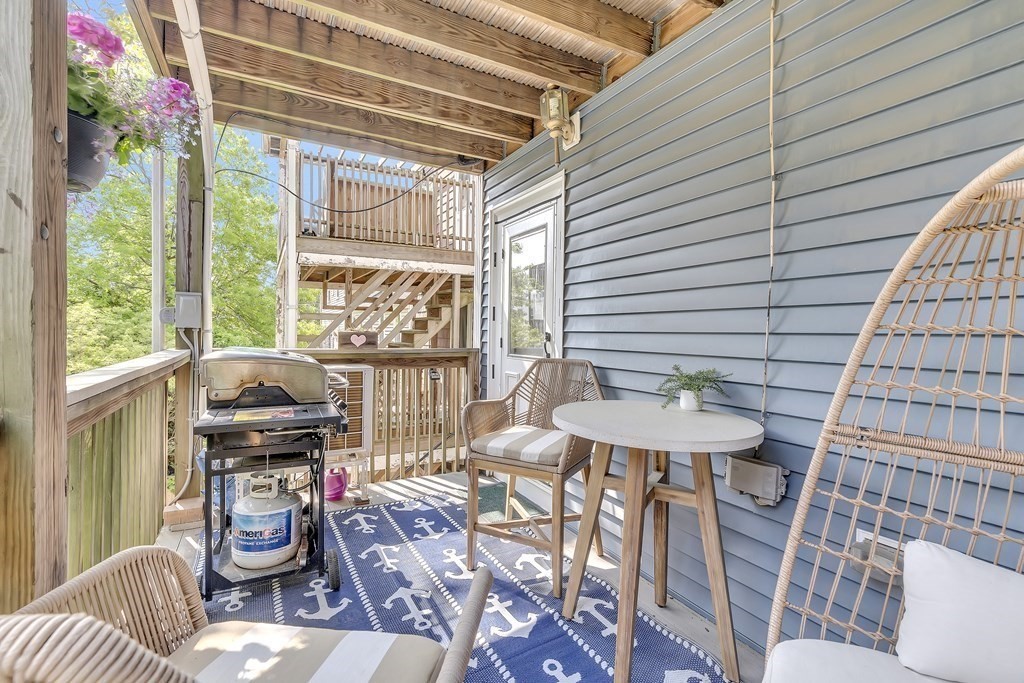 176 Bowen St # 2
