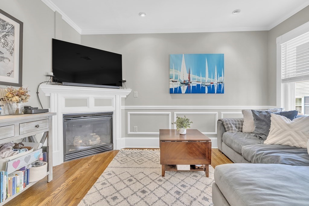 176 Bowen St # 2