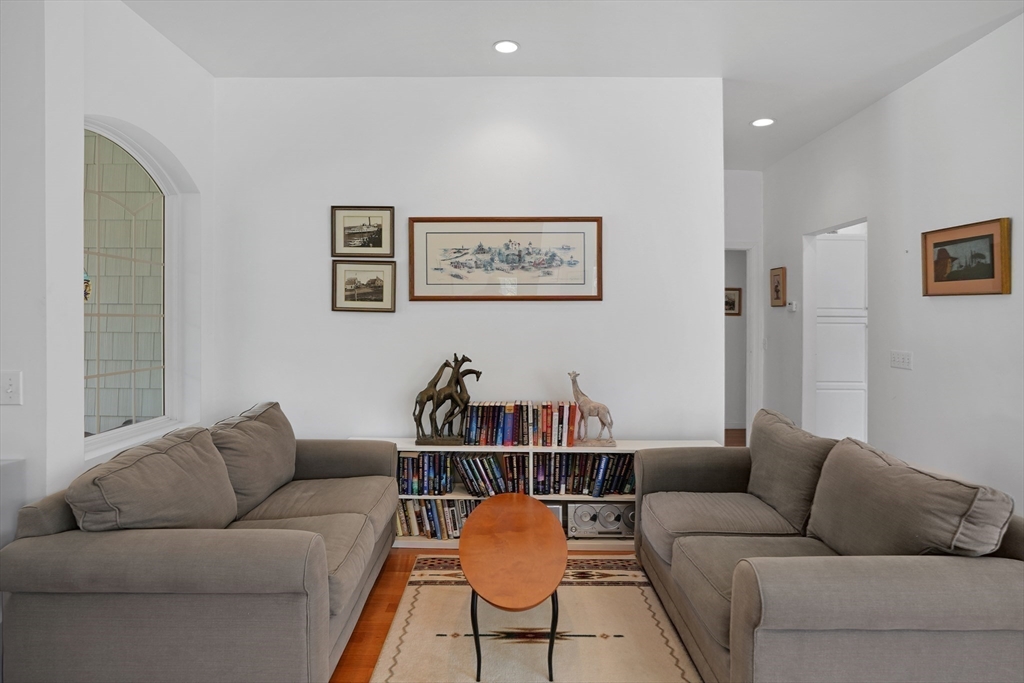 48 Vineyard Avenue Extension