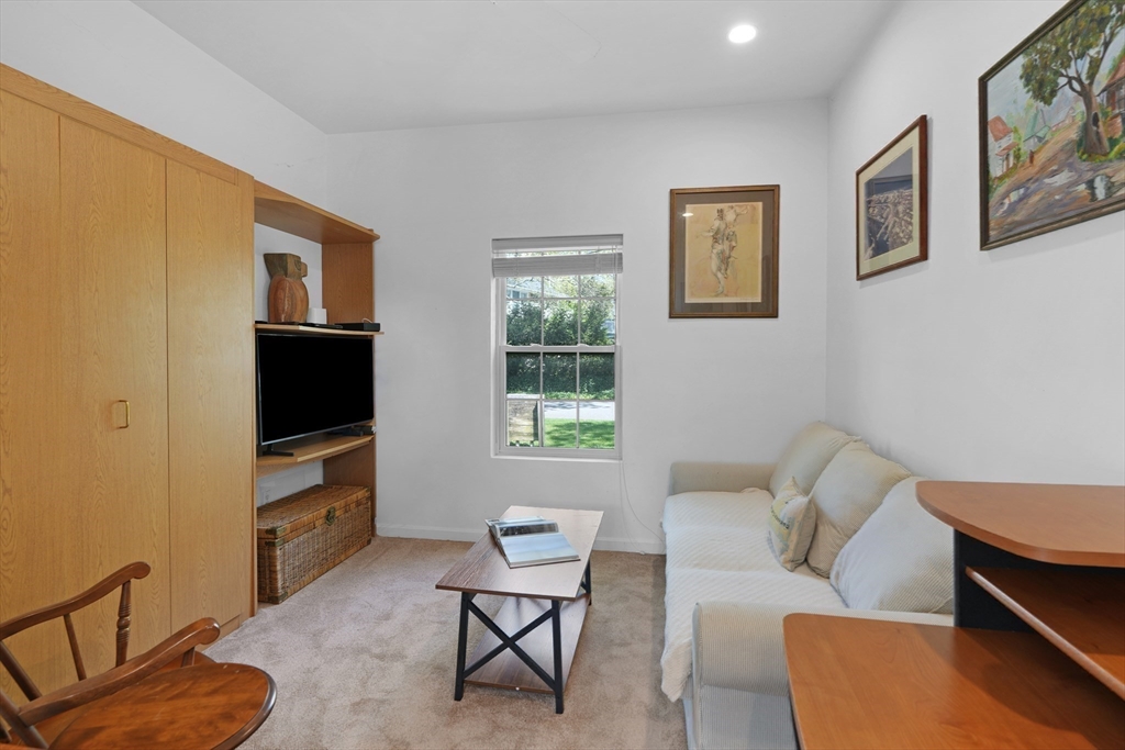 48 Vineyard Avenue Extension