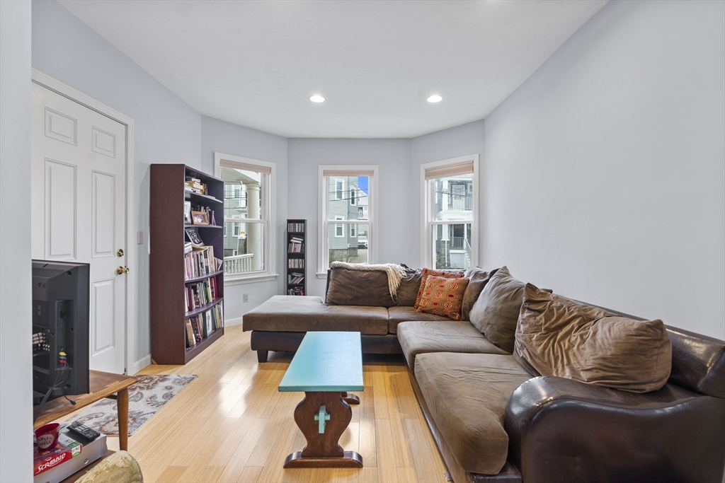 39 King St # 1