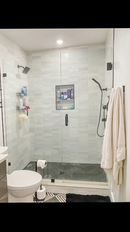 6 Everett Pl # 1