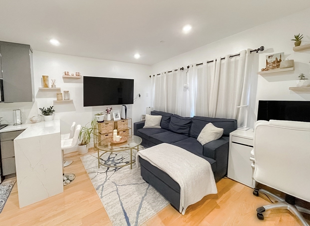 6 Everett Pl # 1