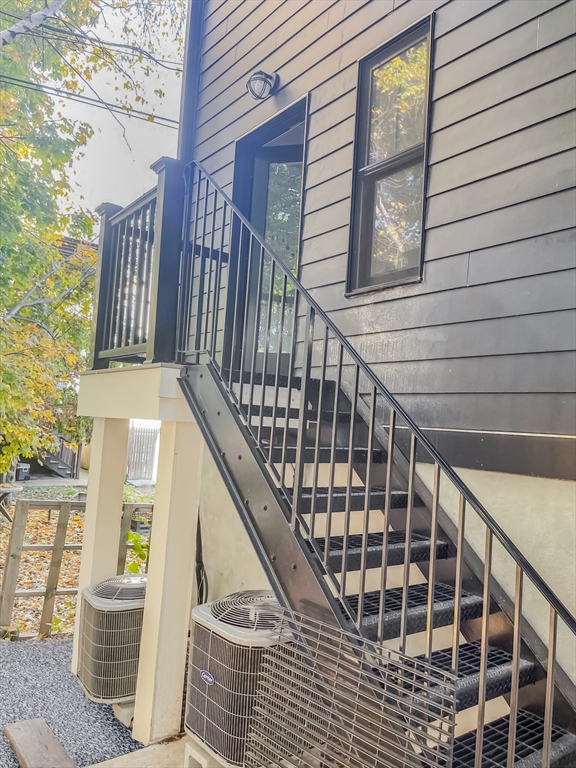 6 Everett Pl # 1
