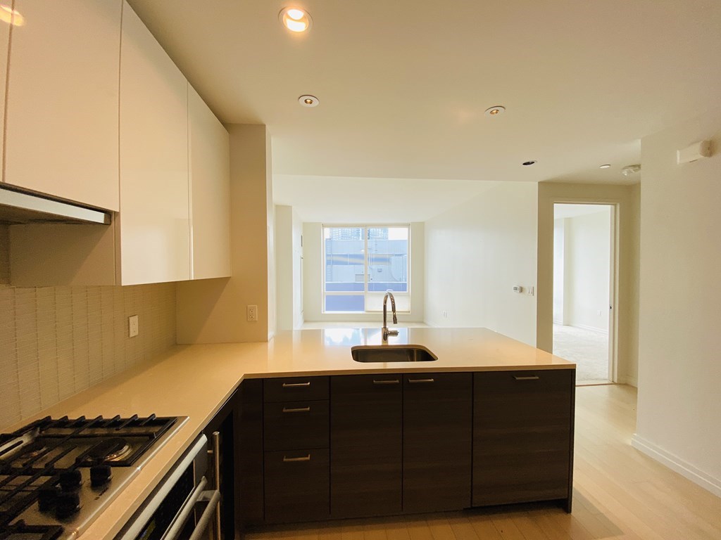 1 Franklin Street # 1502