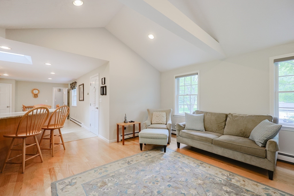 67 Forest Rd