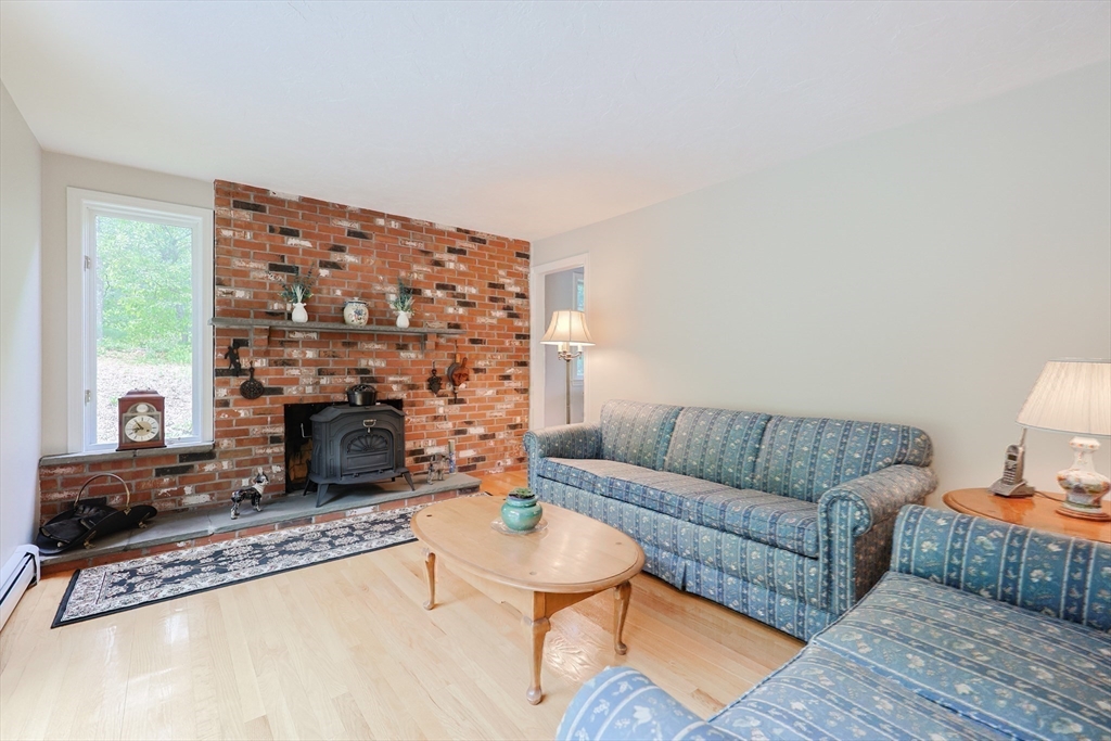 67 Forest Rd