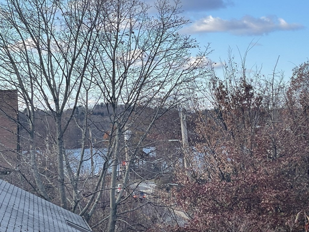 18 Pond St # 19