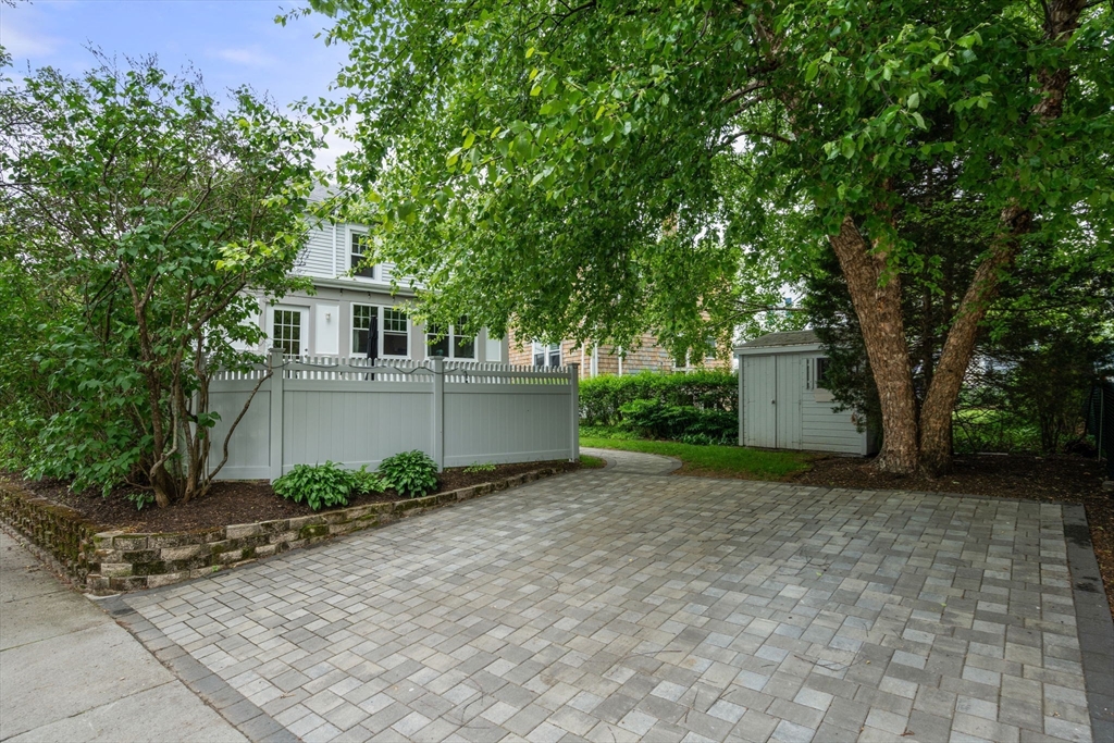41 Bancroft St