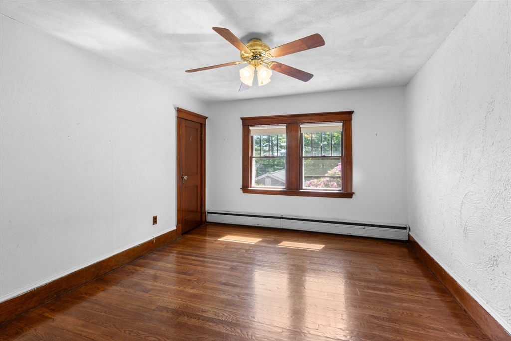 18 Anchor Rd