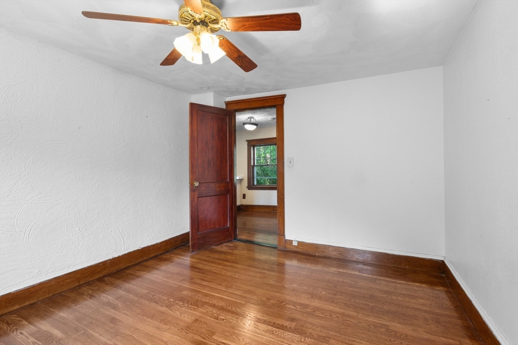 18 Anchor Rd
