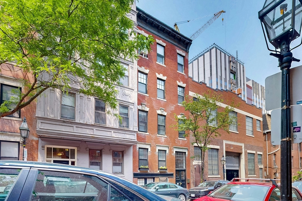 11 Irving St # 4