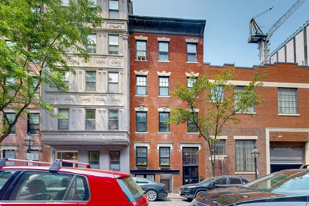 11 Irving St # 4