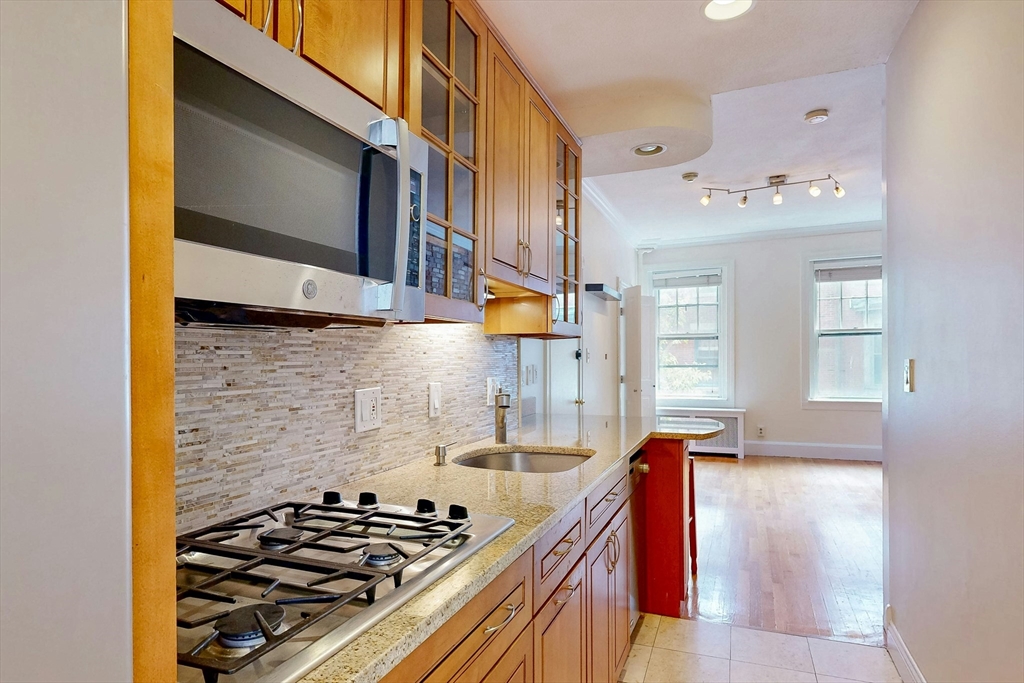 11 Irving St # 4