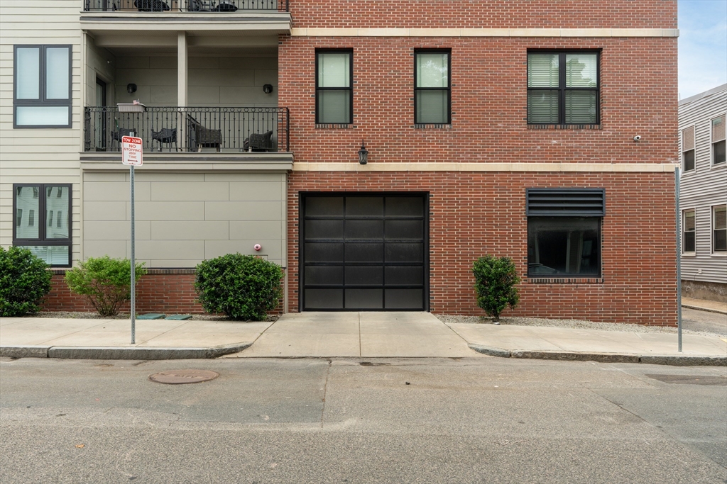 57 L St # H