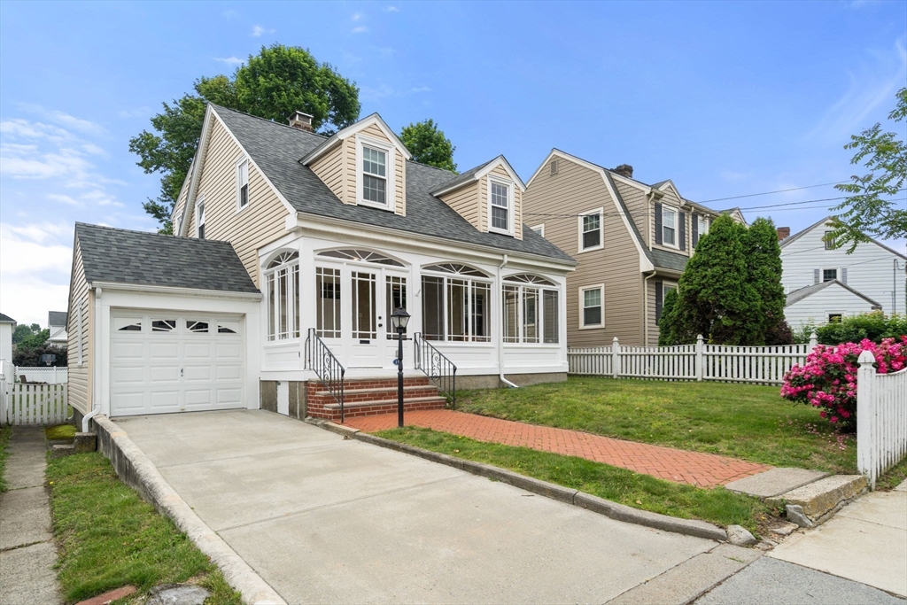 19 Banks St