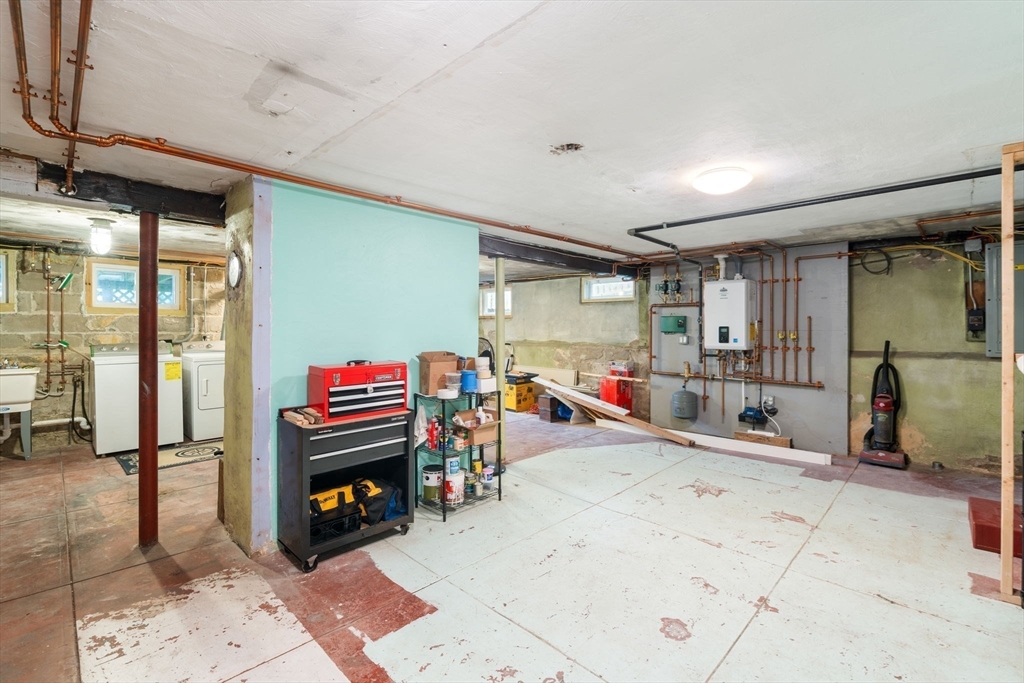 19 Banks St