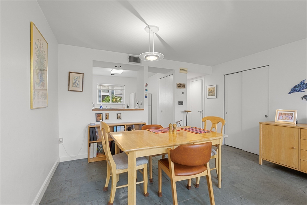 111 Governor Winthrop Rd # 111