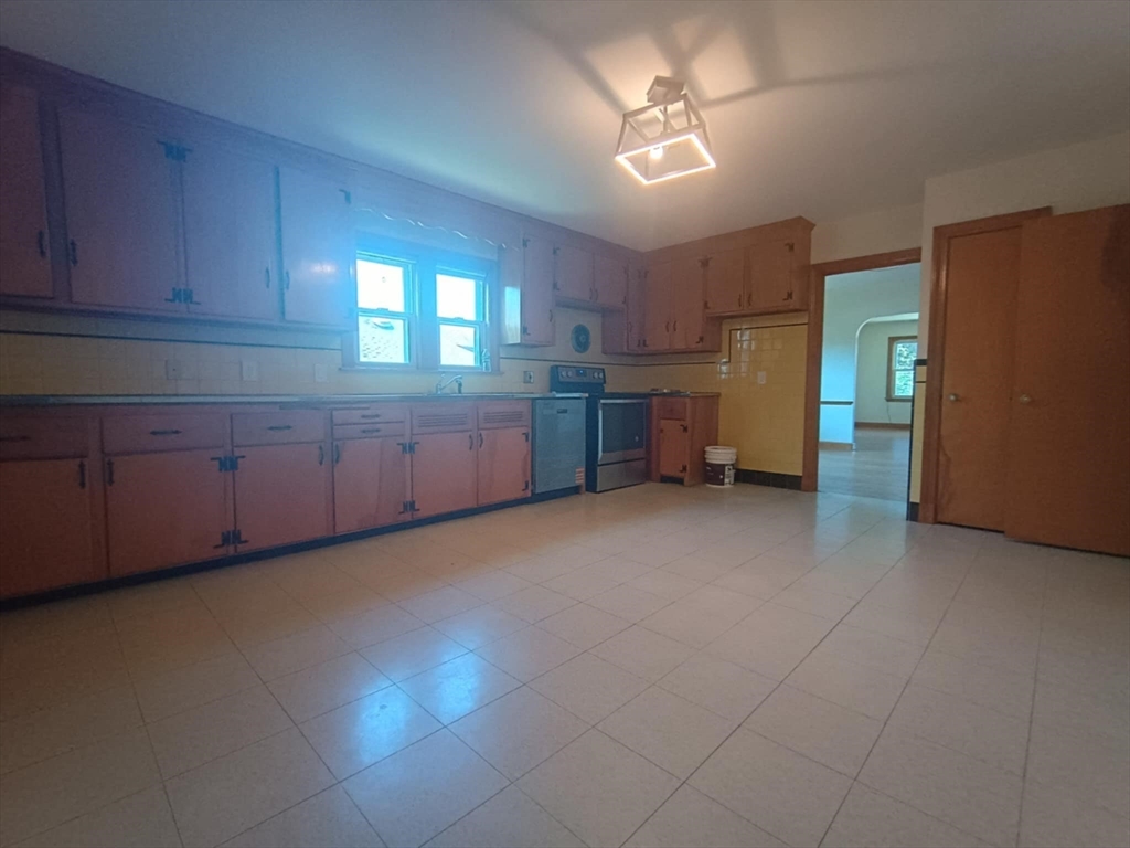 77 Forest St # 2