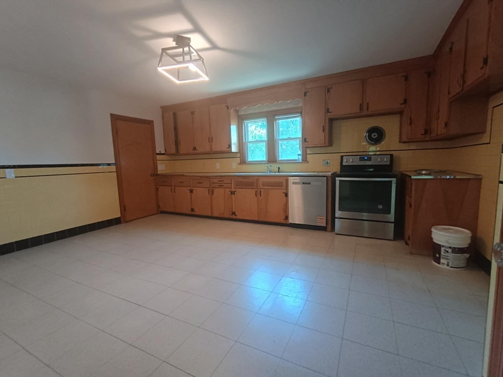 77 Forest St # 2