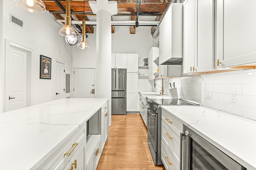 33 Sleeper St # 106