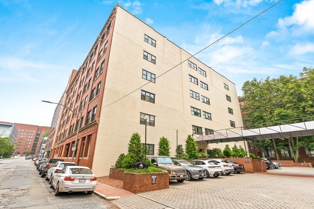 33 Sleeper St # 106