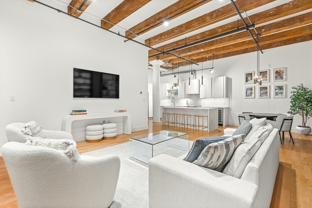 33 Sleeper St # 106
