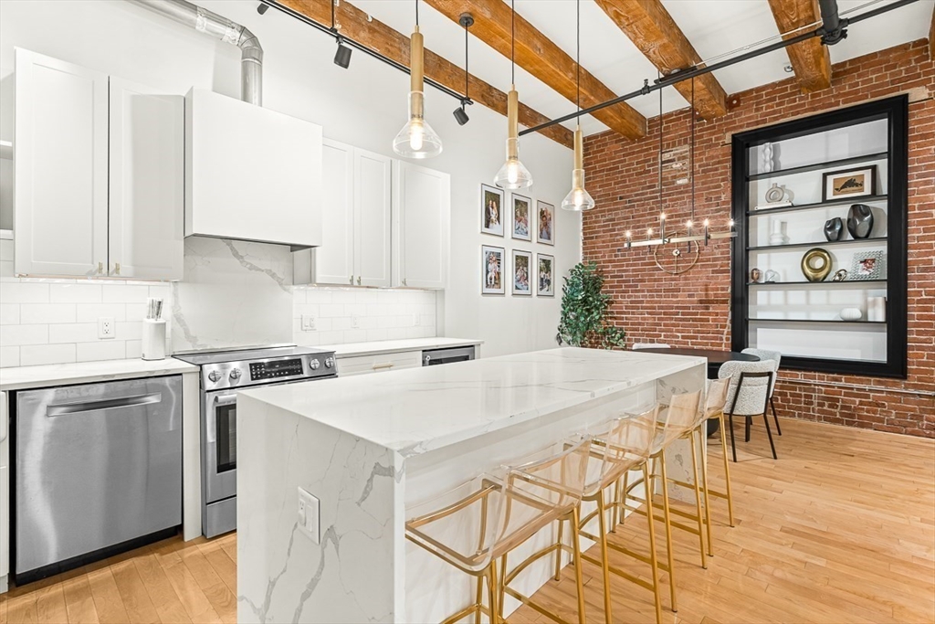 33 Sleeper St # 106