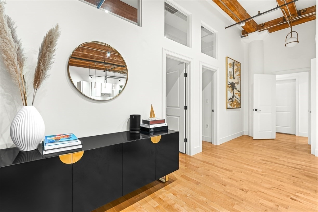 33 Sleeper St # 106