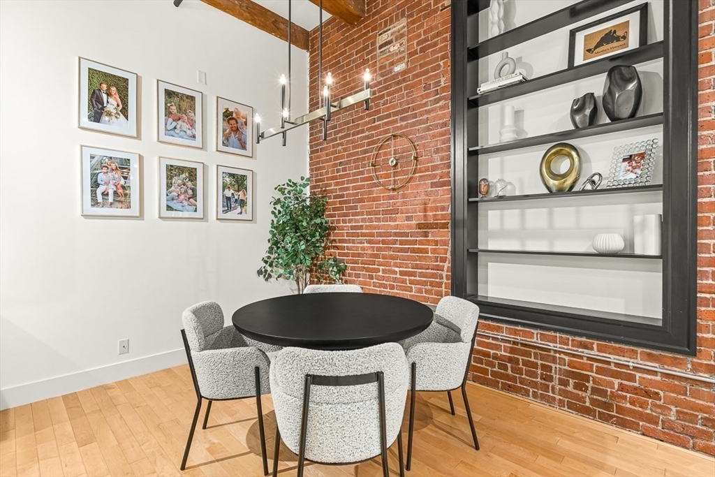 33 Sleeper St # 106