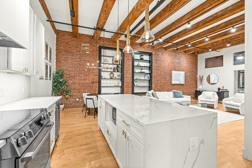 33 Sleeper St # 106